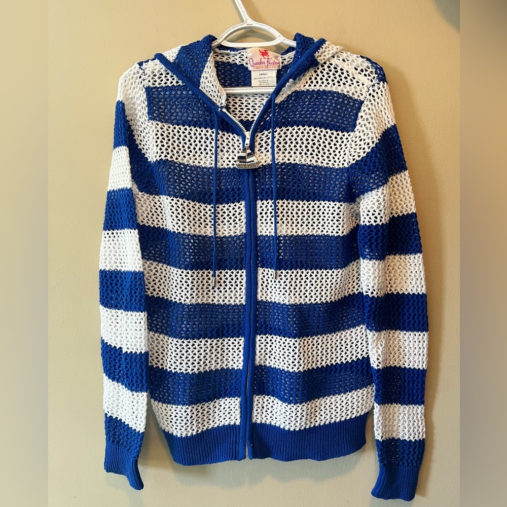 Quaker Factory size S loose knit zip up hoodie sweater in blue and white stripes